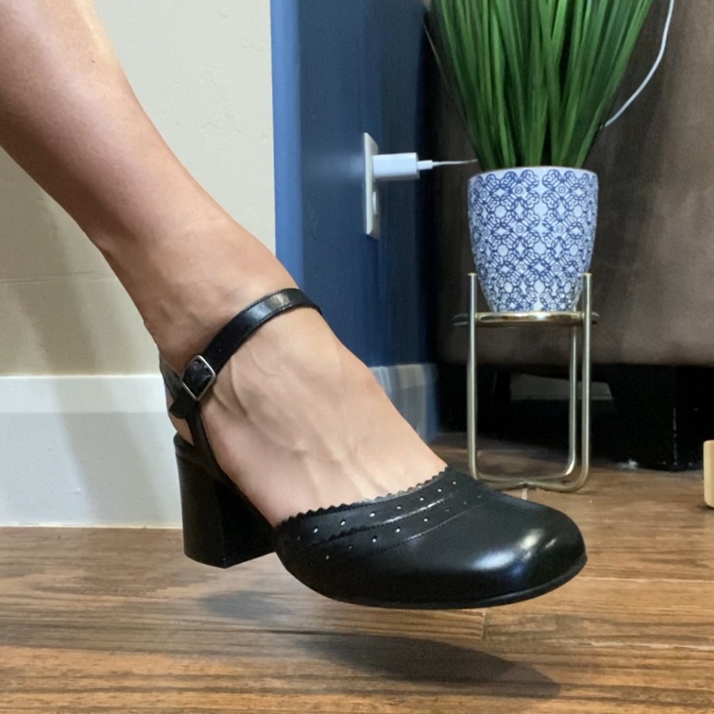 Miz Mooz Black Leather Mary Jane Slingback Heels. Unworn. Beautiful shoes - Picture 16 of 16